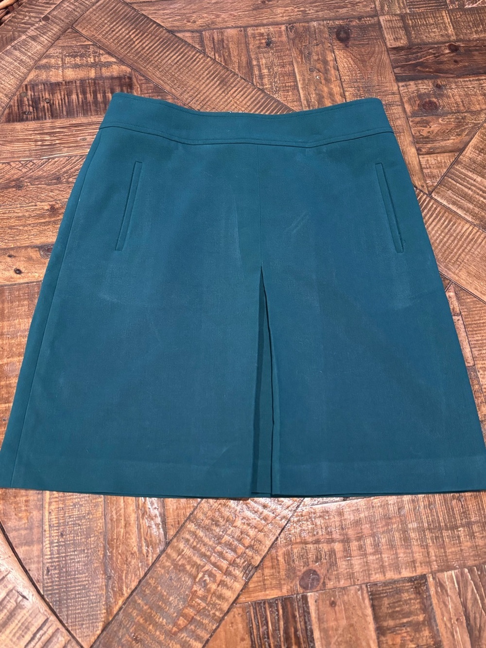 Loft Teal Midi Skirt in size 8. Pockets . Back slit . Great condition!